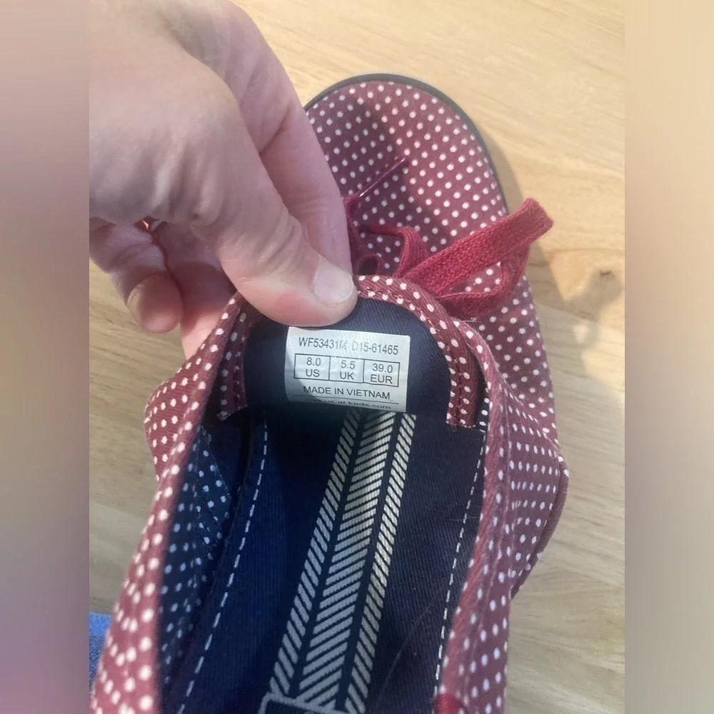 4/$25 Womens Keds red with polka dots in size 8. In Great condition